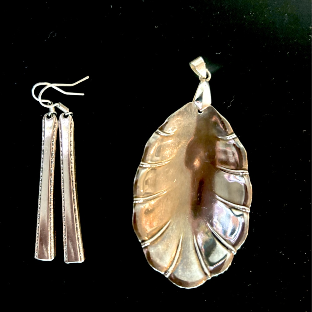 Unique necklace pendant & earrings-matching set